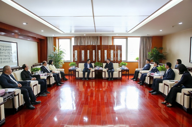 4月10日 公司党委副书记、总裁解志炯会见咸阳市副市长程文杰一行.jpg